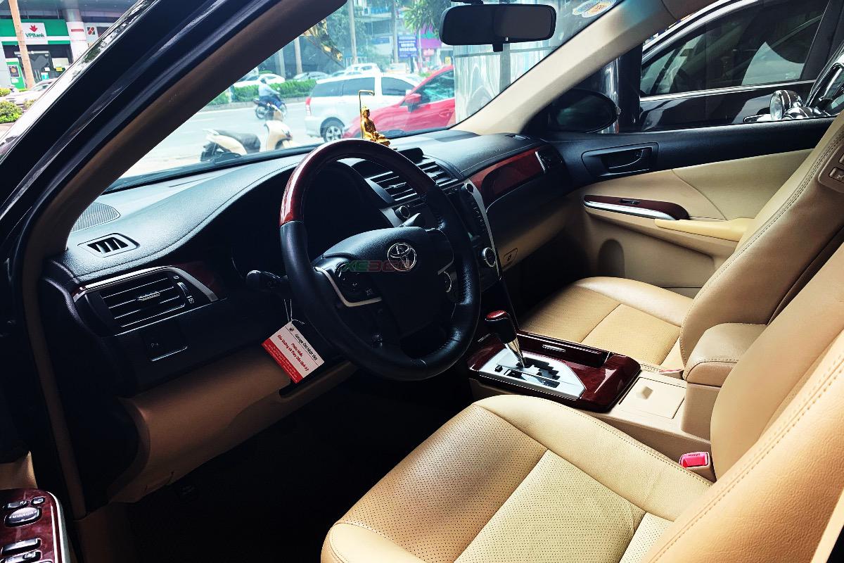 toyota-camry-2013-sedan-03