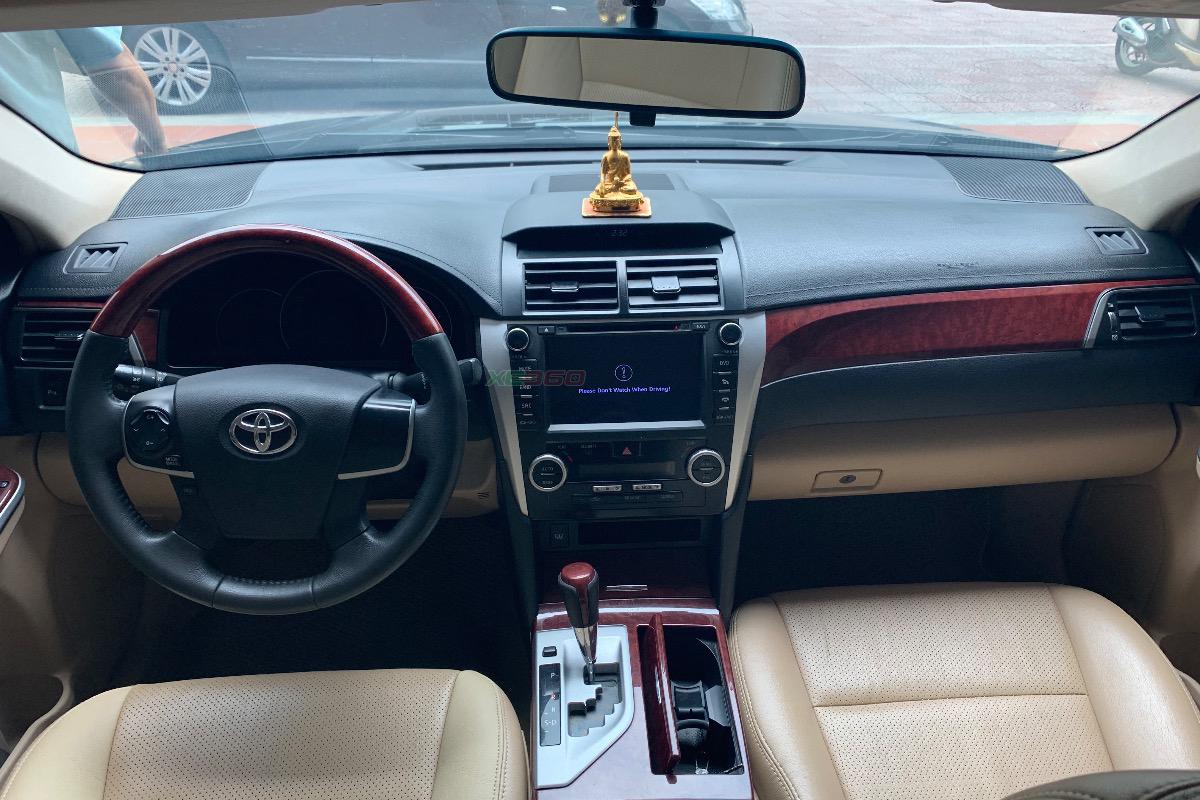 toyota-camry-2013-sedan-05